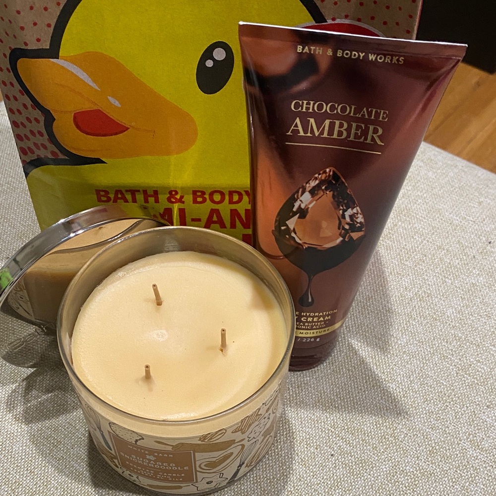 Bath & Body Works Chocolate Amber Cream and Candle Set